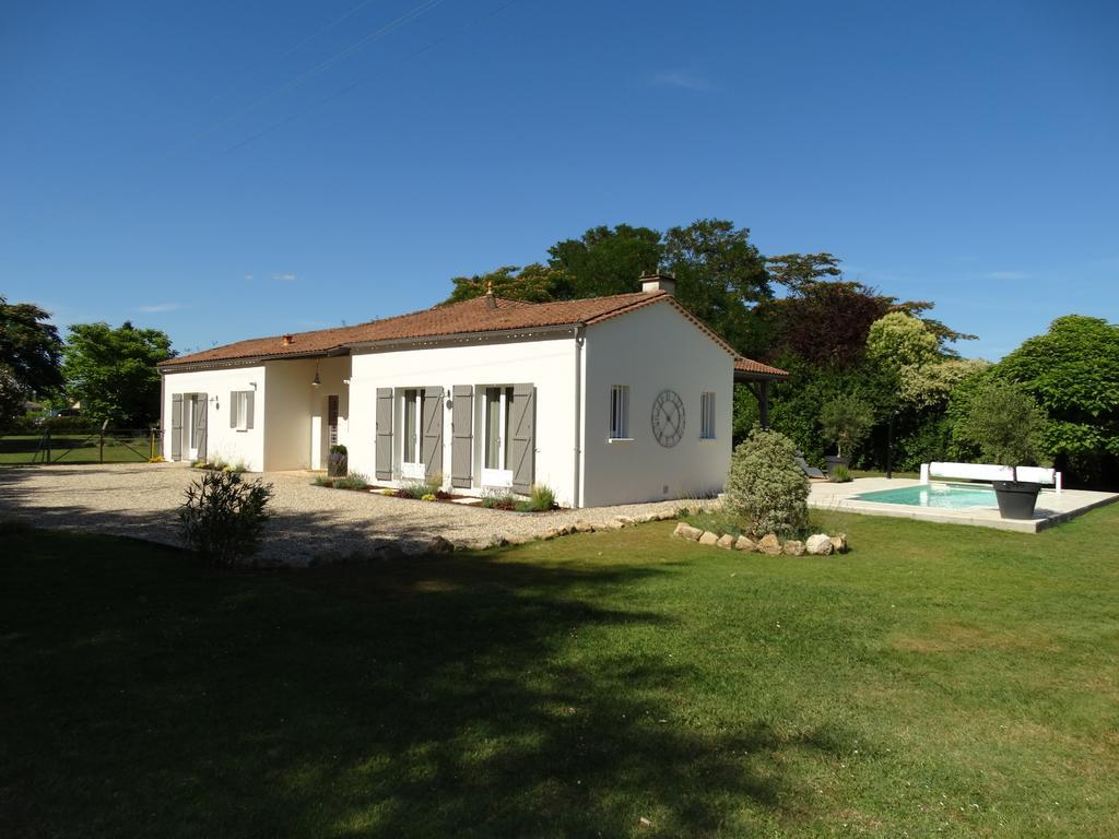 La Villa A Chateau Franc-Daut Sleeps 6 Saint-Magne-de-Castillon Bagian luar foto